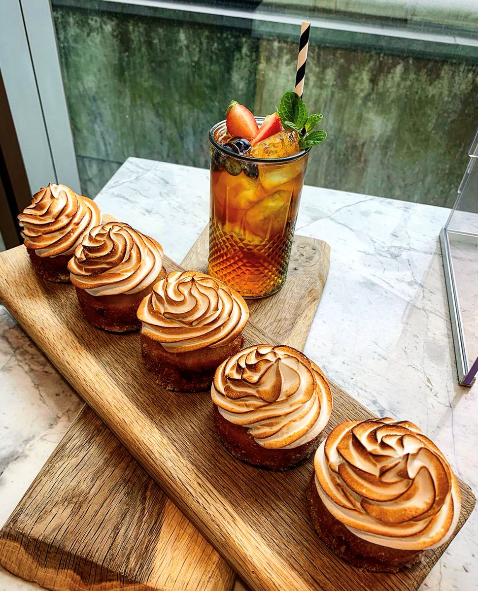 Introducing our first crumpet X doughnut, aka the #crumnut! 

Here it is in all it's glory... Eton mess crumnut with wild strawberries, clotted cream, lavender sugar and Italian elderflower meringue: bit.ly/3yqoVBs 😍

Created by <a href="/TheWorksLondon/">The Works</a> chefs Tom and Anthony 👏