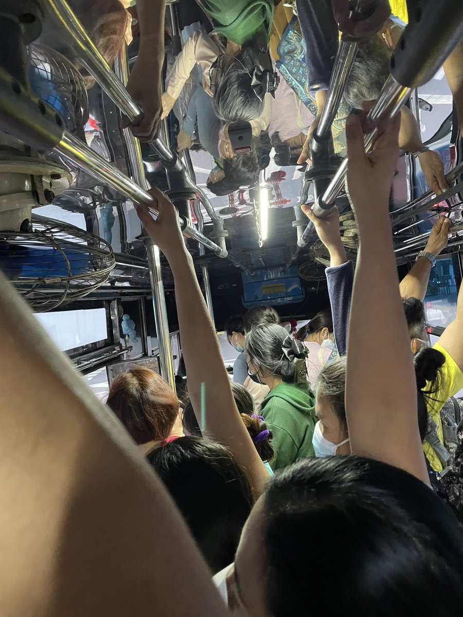 phuenpunsuk's tweet image. ล็อคดาวน์ที่แปลว่า :