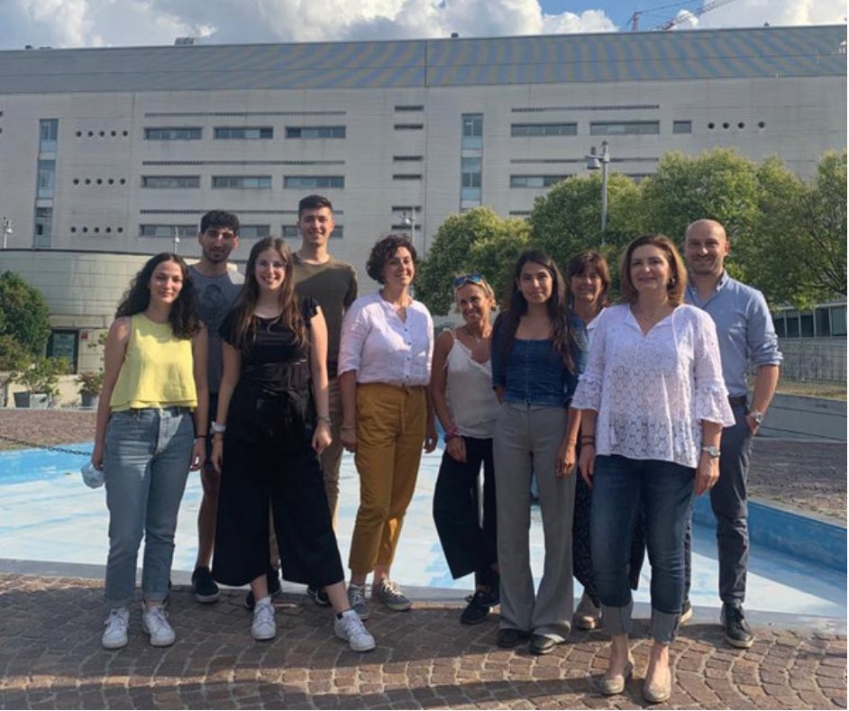 🥰 This is us!
Our aim is to study the mechanisms at the basis of hematopoietic and vascular #cell defects, that cause and/or exacerbate several human diseases, such as childhood #leukemias and muscular #dystrophies.

👩‍🔬🧑🏻‍🔬Meet HEVA Research Team 👇🏻
hevaresearch.unimib.it/about-2/