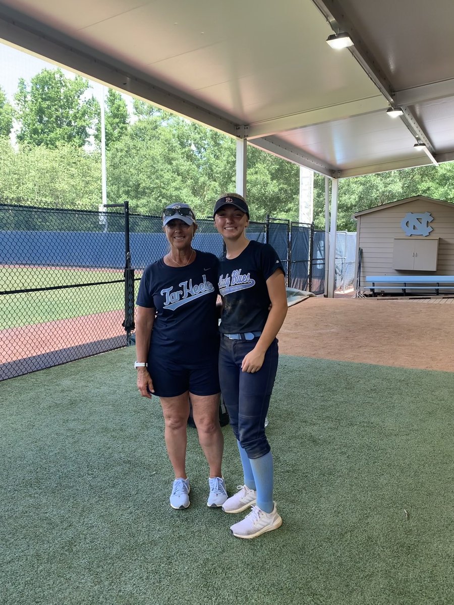 ab_cicoletti's tweet photo. Thank you Coach Papa and all the other coaches at the UNC Camp! I had fun and learned so much from all of you @UNCSoftball @djpsoftballcamp @UNCCoachPapa @MaryJoFirnbach @UNCWsoftball @UNCGSoftball @ladybluesmiller https://t.co/QZAJn7LwAi