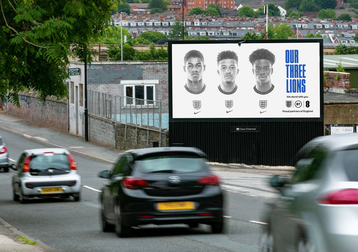 BMO_UK's tweet photo. Our Three Lions! ❤️🏴󠁧󠁢󠁥󠁮󠁧󠁿 @BT_UK #HopeUnited https://t.co/m9dKXyQK5m