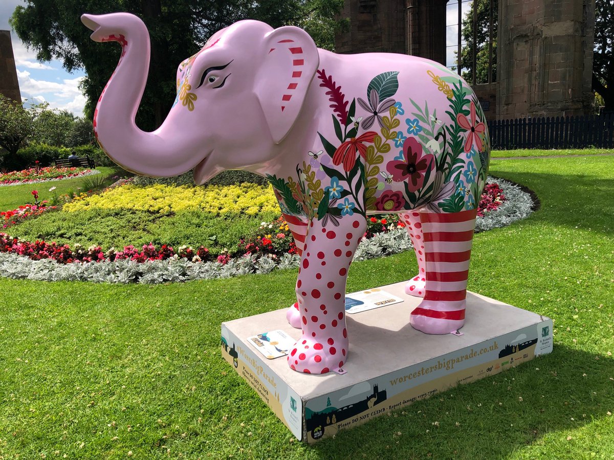 Seeing the elephants <a href="/strichards/">Stephen Richards</a> #WorcsBigParade set us thinking. What can we all learn from elephants that would help us to make good choices whether in mediation or in life?

See our new blog for more info:
twfmp.co.uk/post/5-life-le…