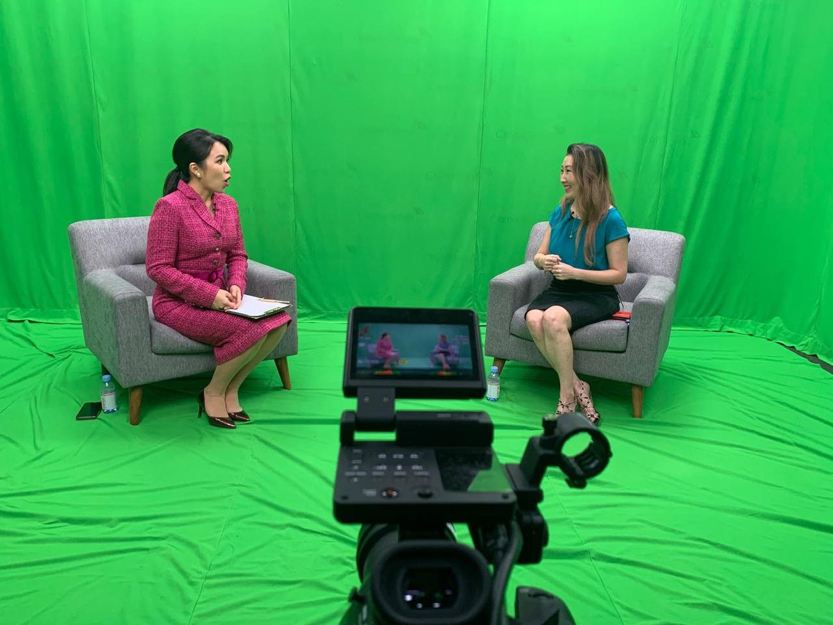 gnowbe's tweet photo. 🎬It’s a wrap!  
👩🏼‍💻Our founder &amp; CEO, @soykang was invited to speak about the role &amp; impact of #womenintech for @CreditSuisse’s Women Empowerment Video Series. Stay tuned for the official release to hear So-Young’s powerful story as a female in tech.

👉🏼https://t.co/ksN12H8GrL https://t.co/9tRItpdXFd