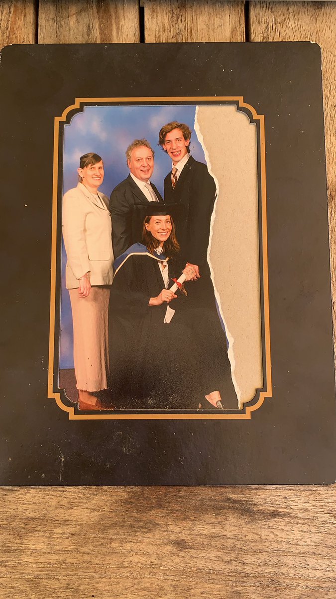 HybridBandUK's tweet photo. If anyone’s interested, this is my graduation photo … 😂😂😂😂
#someonesmissing #whocoulditbe 🧐 😆 https://t.co/fin0yoWsw6