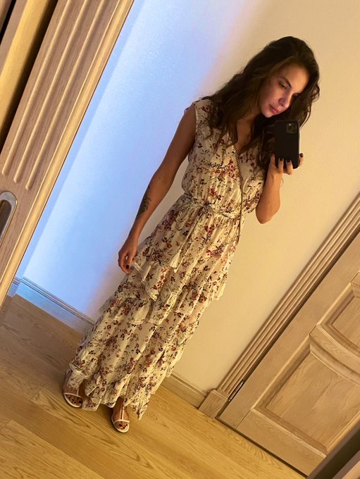 Romantic🥰🌷 https://t.co/LCWK4ajzwA<a href="/tag/clip"class="tags"><span>#clip</span></a>