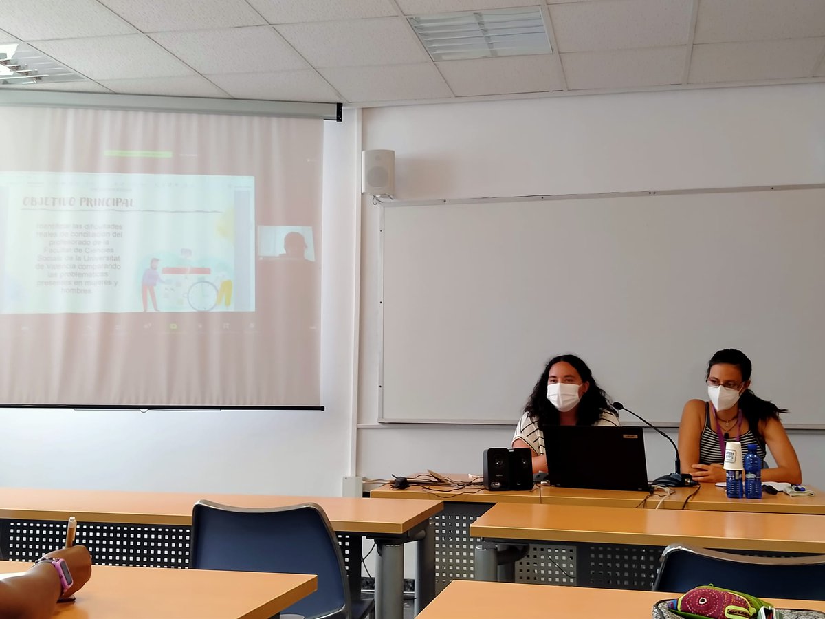 tania_328's tweet photo. Acabo de realizar mi primera ponencia en un congreso y me hace mucha ilusión que haya sido en @CIFETS2021 ya que este año se está llevando a cabo en Valencia 🥰. https://t.co/C3O3MnUQ41