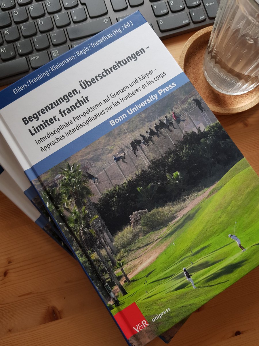 sa_fren's tweet photo. Et voilà! Da ist er, unser deutsch-französischer Sammelband zu Körpern und Grenzen - diese Woche erschienen und soeben mit der Post gekommen! 🥂🍾🥳 #borderstudies #borderlandstudies https://t.co/mc1Fxtu0ym