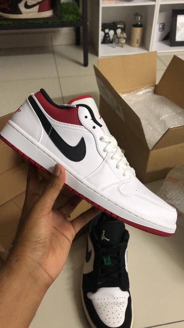 wanbl's tweet photo. Maybe ada rezeki Jumaat meh try, all steal alert for sure 

Jordan 1 Low Mystic Green UK8.5 (used) (rare item)RM649

Jordan 1 Low University Red UK8.5 and UK9 (Brand New) RM499 each

Dunk Pure Platinum UK6.5 (Brand New) RM455 retail price only https://t.co/e9adAHkGtU