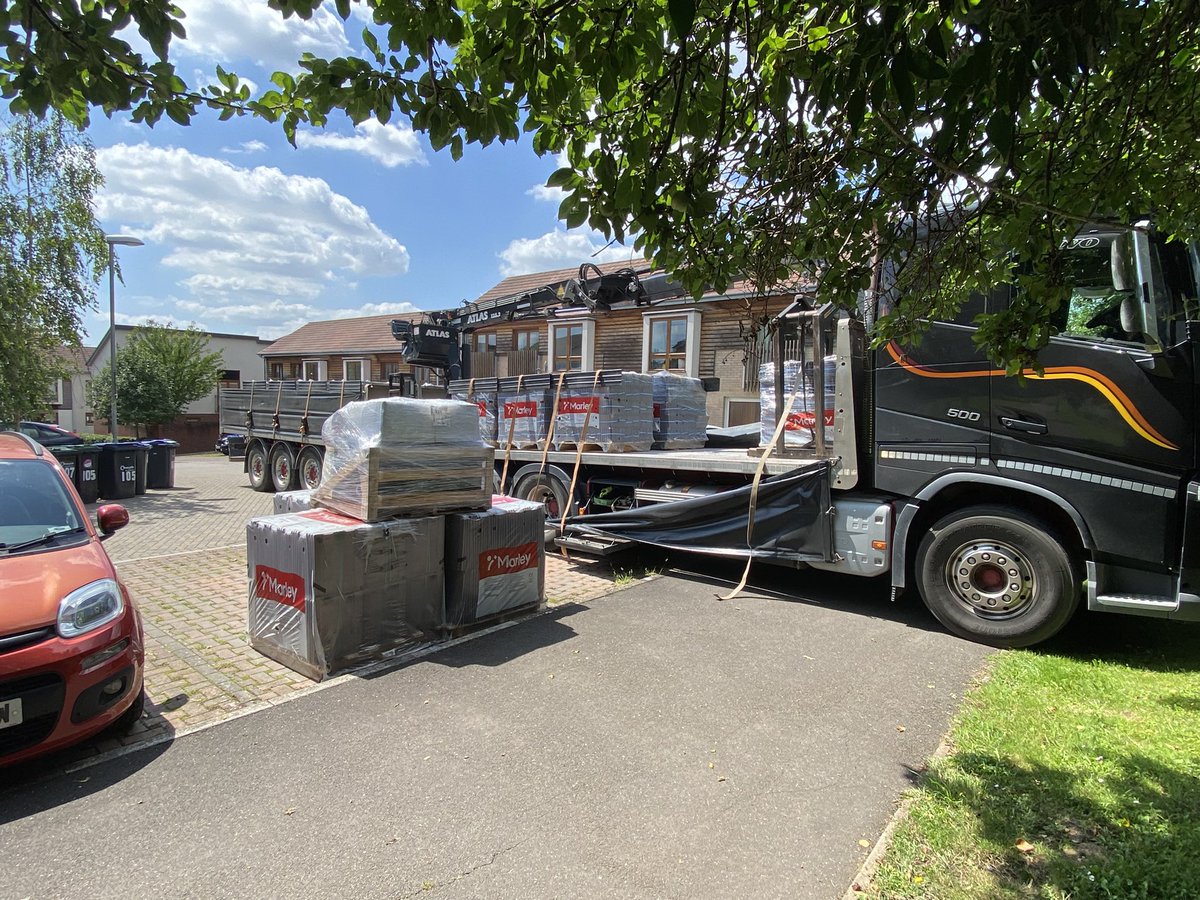 RoofingPrice's tweet photo. @MarleyLtd Fair play to your delivery driver - tight offload in a residential area, but the driver was a star 🌟 Thank you! 🏘👷🏻‍♂️ https://t.co/LwOZT2gZQT