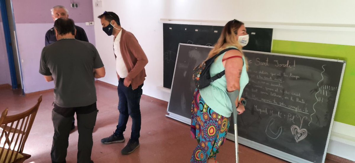 JordiJordanEbre's tweet photo. Visita parlamentària a l’escola rural dels Minairons a la Vall de Cardós , Pirineus, amb 50 alumnes.Son un exemple més de la Catalunya buidada que més enllà de paraules necessita suport real @educaciocat https://t.co/Jy6yAS4En1