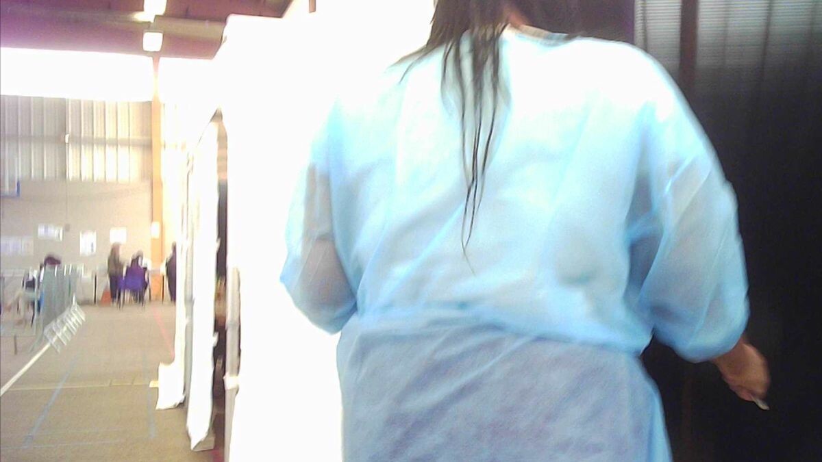 leparisienvideo's tweet photo. • #caméracachée On a acheté un pass sanitaire dans un centre francilien dédié au Covid… sans jamais se faire vacciner

• Une incroyable arnaque à 300 euros, destinée à ceux qui ont prévu des vacances dès le 1er août

➡️ https://t.co/aIeIZ5jYro https://t.co/AFmNCm0YOi