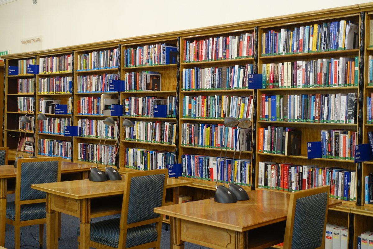 The Polish Ministry of Foreign Affairs (<a href="/PolandMFA/">Ministry of Foreign Affairs 🇵🇱</a>) has designated the Library of the Polish Institute of International Relations (<a href="/PISM_Poland/">PISM</a>) as the national repository for <a href="/eulacfoundation/">EU-LAC Foundation</a> publications in Poland 🇵🇱.

➡️Read more: eulacfoundation.org/en/new-reposit…📢
