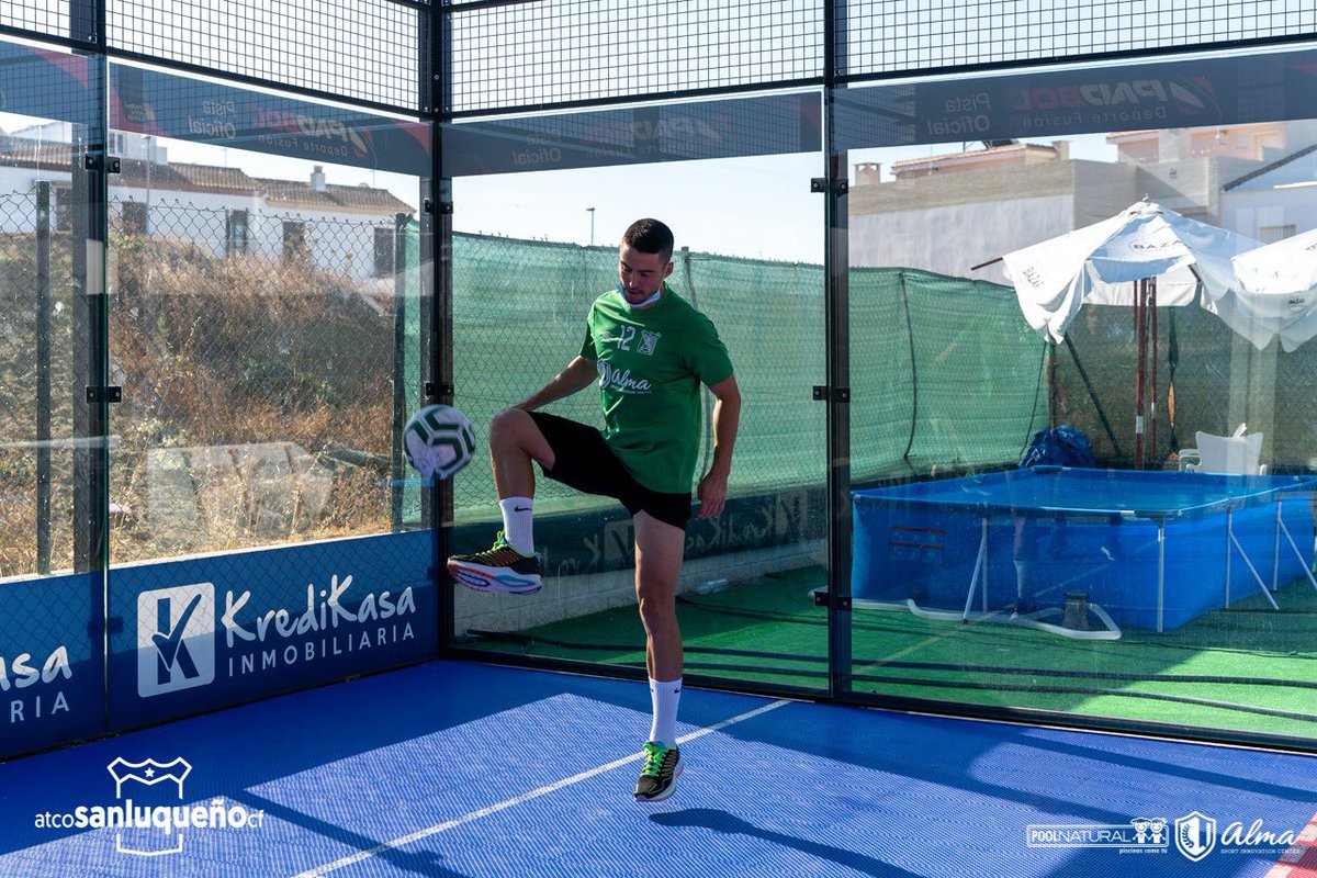 ¿Divertido el #padbol en #AlmaSportCenter, <a href="/atcosanluqueno/">Atlético Sanluqueño</a>? 😁⚽️

#CreoEnTuImposible