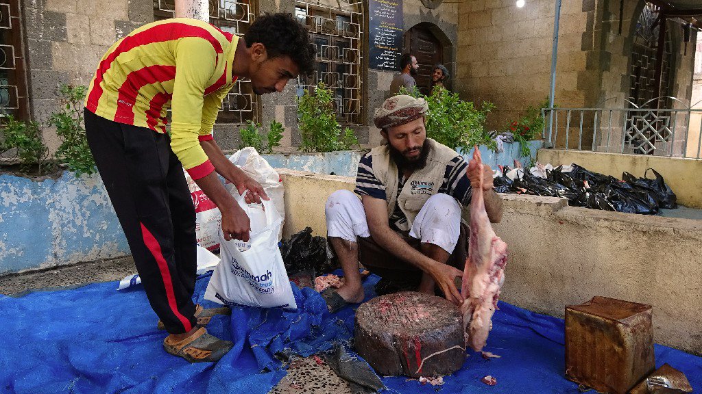 UWT_UK's tweet photo. Our brothers and sisters in #Yemen are suffering amidst the worst civil war in decades.

Bring happiness to them this Eid by offering your Qurbani here with Ummah Welfare Trust.

https://t.co/3uEIo8bfZq https://t.co/0pEdJuUr7G