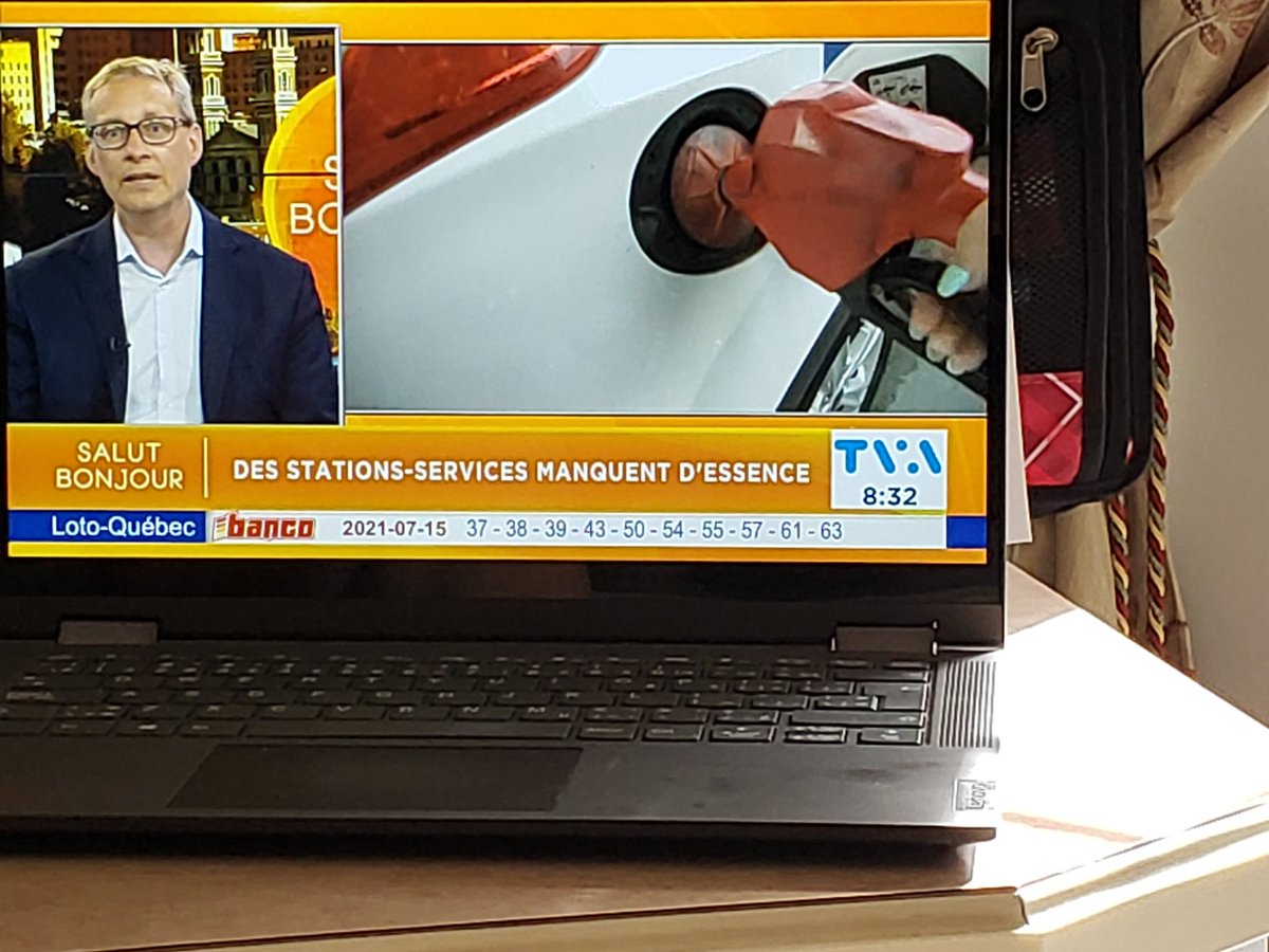 badcharts1's tweet photo. Gas stations around Québec are running dry...
Supply chain issues.
#gotinflation https://t.co/38rq98iuXY