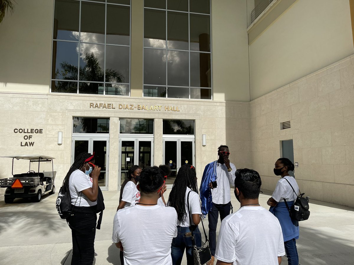 PalmBeachMEP's tweet photo. MEP high school students learning from a tour at @FIU #higherlearning #preparingstudents #possibilities https://t.co/2HQwCtLV0m