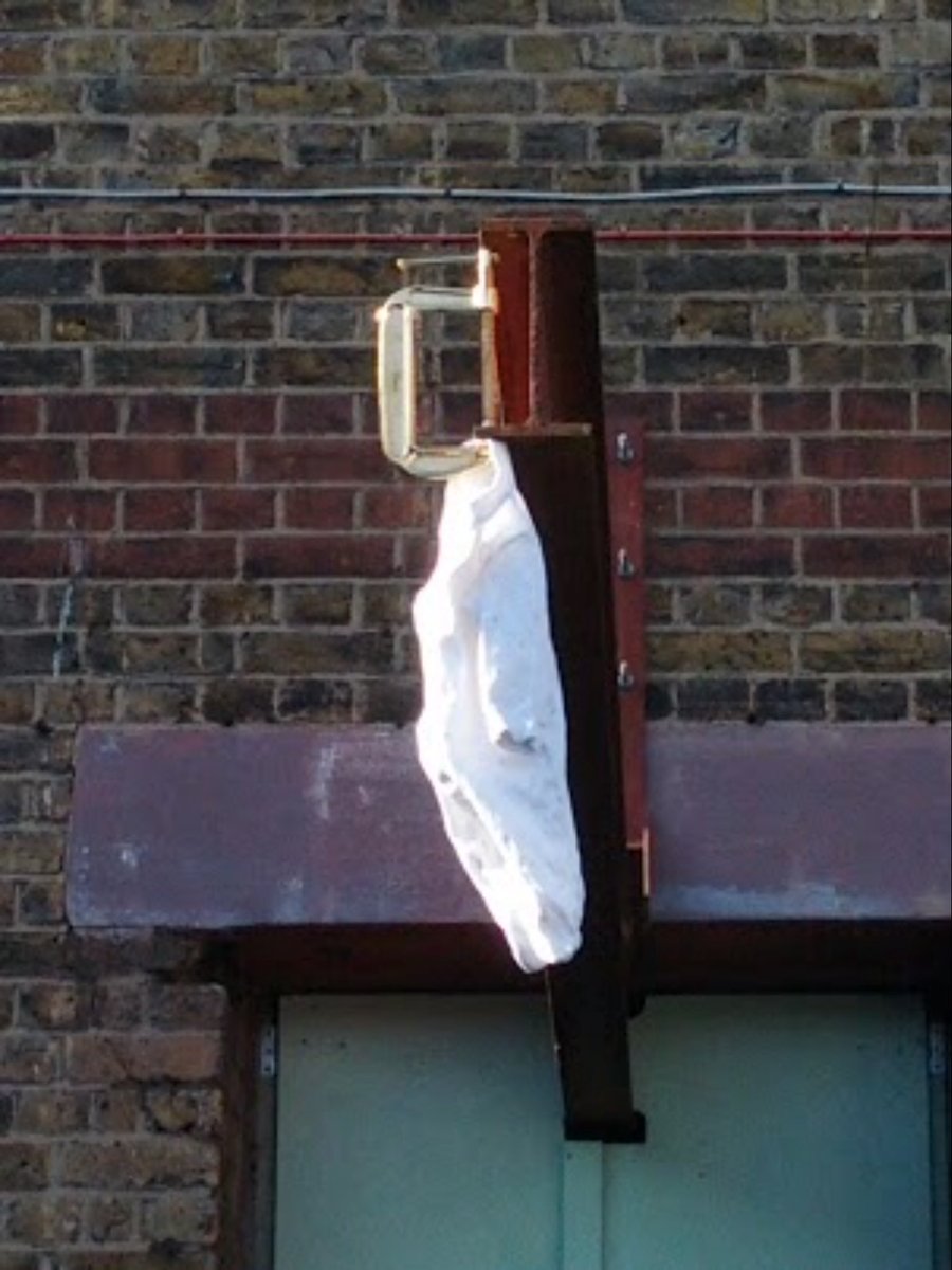 Tomorrow and Sunday 12-5pm
Art from 17 artists from our studios inhabits our yard.
Sunny #Deptford and part of @DeptfordX on #Creekside