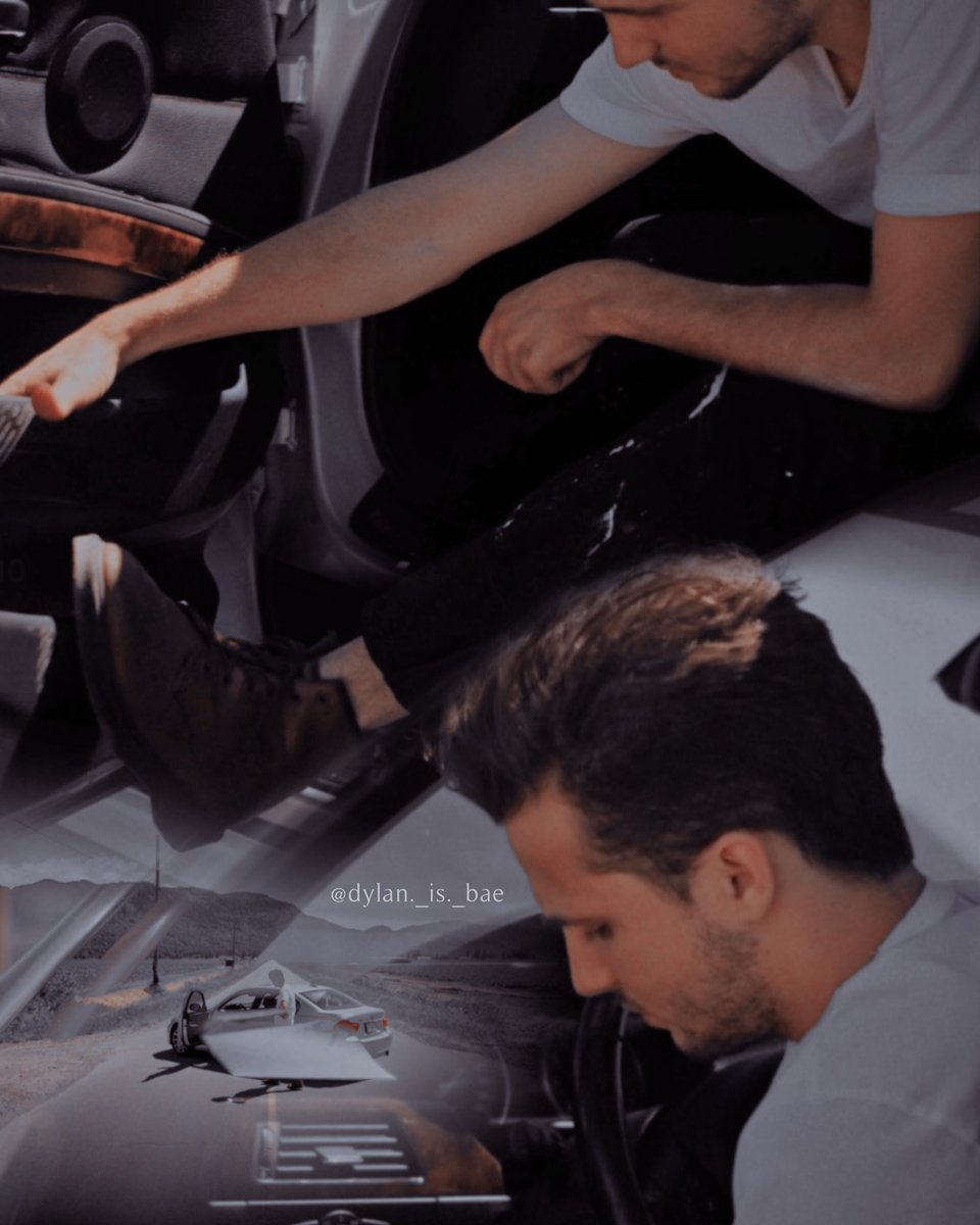 dylan_is_baee's tweet photo. First off, I LOVE how this turned out. That one swipe blending though😍👌🏻
-
-
#DylanSchmid #LoneliestBoyInTheWorld #DylanIsBaeEdits  #LBiTW https://t.co/TtKhQCBV3i