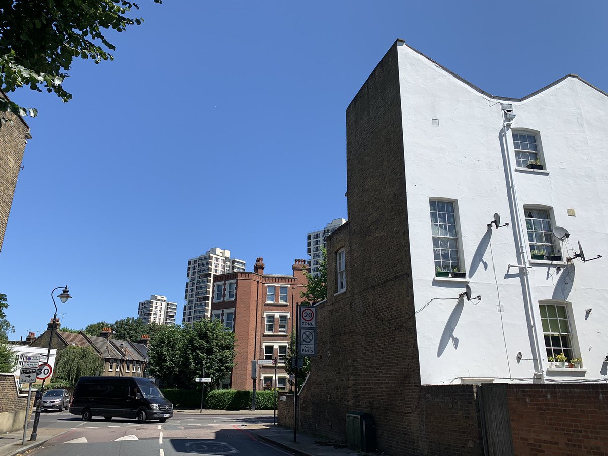 Spectacular contrast of architectural styles coming onto Camberwell New Road from Flodden Road, one of the main gateways to the Regency shopping parade Clarendon Terrace.

The mix of uses and buildings from different areas makes this area of West Camberwell truly special. 👍