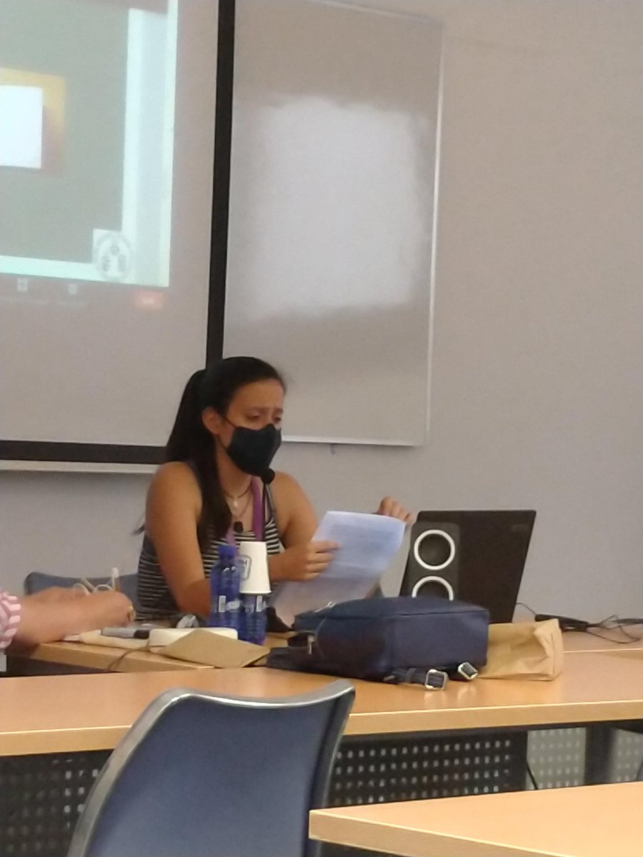 ximeneja's tweet photo. La sensibilidad, ese gran componente de la ética de la investigación que permite al "sujeto de investigación" ser quien hable de sí y por sí mismo . Gracias Sofía Pereira por ser una maestra inspiradora y regalarnos tu saber y ternura👏🏽💜. #Socialwork
#Cifets2021 @FacSocialsUVEG https://t.co/hMRNsGTSDf