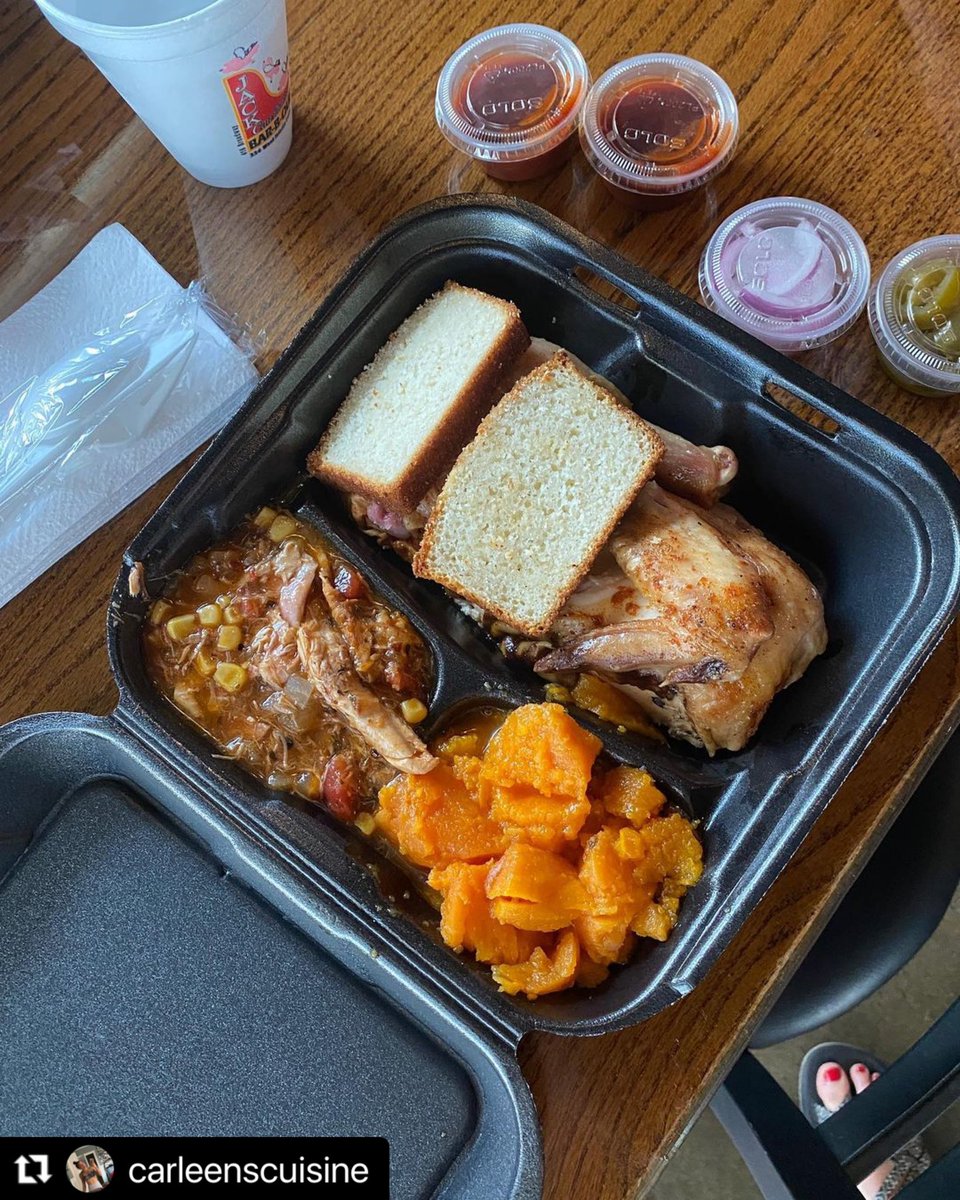 jacksbarbque's tweet photo. Happy #FanFriday from Jack’s!
.
.
.
#jacksbarbque #nashville #tennessee #foodie #foodies #weekend #jacksbbq #friday #jacksbbqnashville #bbq #bewleypits https://t.co/SvYyOc0czY