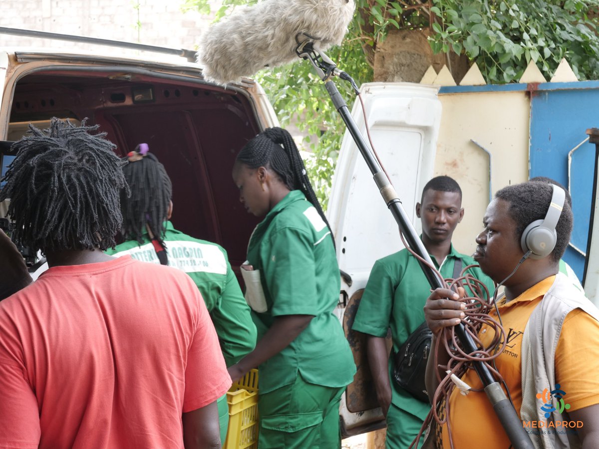 AgenceMEDIAPROD's tweet photo. 🎥 Tournage en cours d’une vidéo de sensibilisation sur les poudres de lait européennes ré-engraissées aux huiles végétales.

#AgenceMEDIAPROD #Production #Oxfam #SOSFaim https://t.co/6972zFmtVh