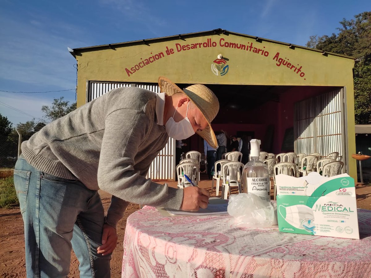 AmanecerAgroPy's tweet photo. 574 beneficiarios y beneficiarias del Programa #DIAFPA administrado por la @UNOPS participarán en capacitaciones sobre “Educación Financiera” en Concepción, Canindeyú, Caaguazú, Alto Paraná y San Pedro, las mismas son impartidas por especialistas del @CAHParaguay. https://t.co/vxL3a8oOMY