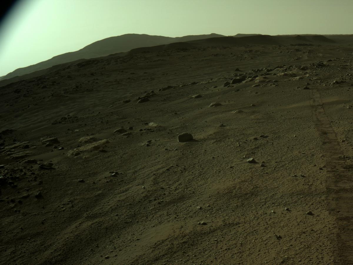 MarsMissionImgs's tweet photo. #PerseveranceRover #Mars #NASA #Sol123 #Space #Navcam https://t.co/TTK62SJAvE