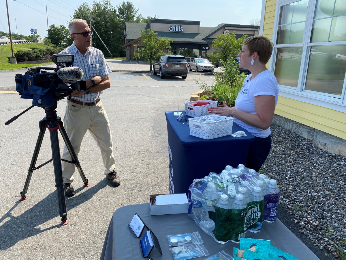 PaariUSA's tweet photo. Yesterday we traveled up to Maine for a pop up event to increase awareness and access to NARCAN, fentanyl test strips, and other resources in the community. Sarah, our #RecoveryCorps member doing a year of @AmeriCorps service with @SouthPortlandPD did an amazing job! https://t.co/OZbofzYRgv