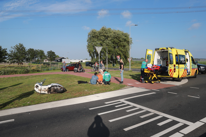 NU ONLINE: Twee gewonden na aanrijding tussen motor en scooter Zijdeweg Pijnacker