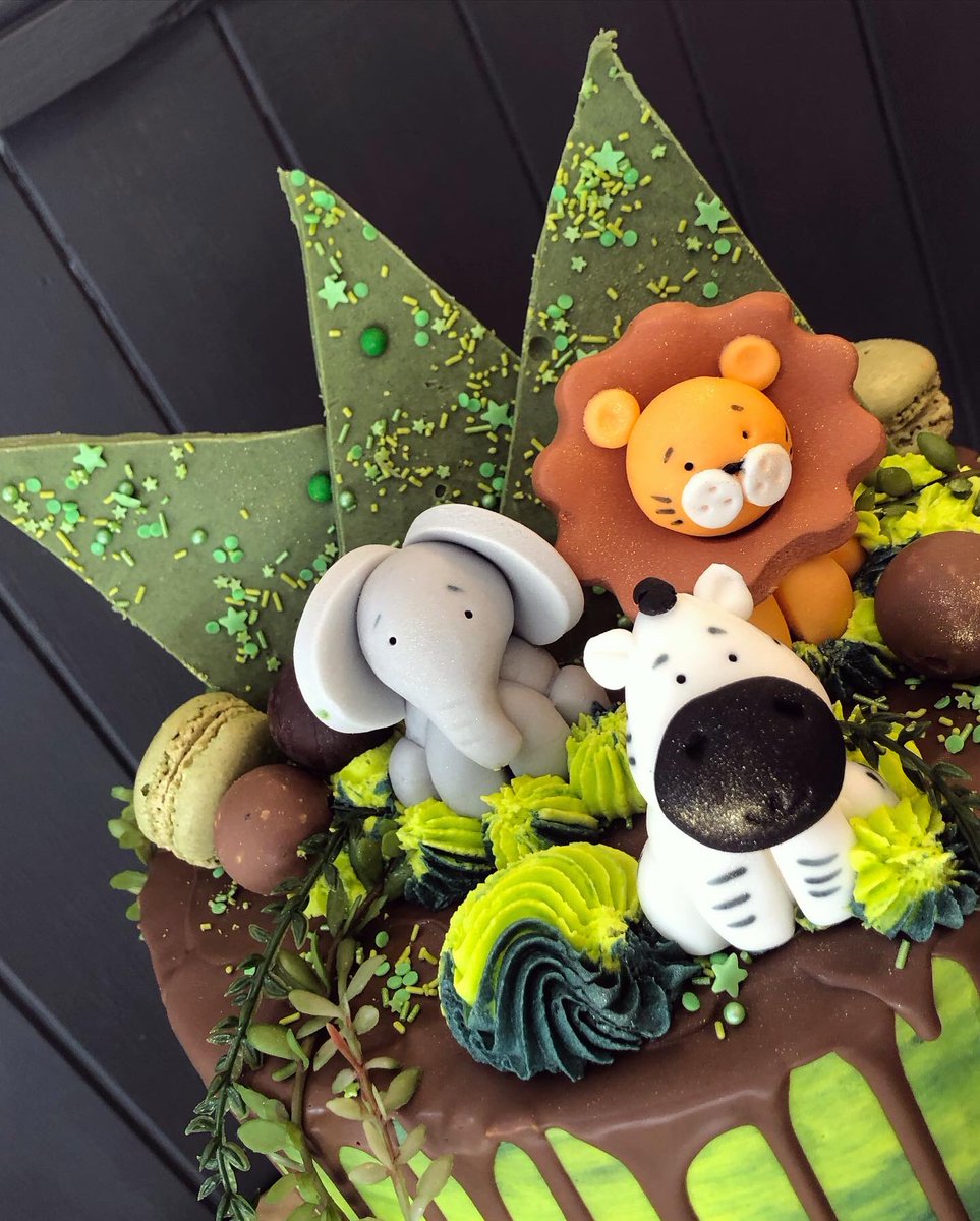 CafeOnTheCop's tweet photo. 🌿🌵🦒🐘IN THE JUNGLE THE MIGHTY JUNGLE…. Lalalalala 🦁🦓🌵🌿 https://t.co/jfoKP2HbEc