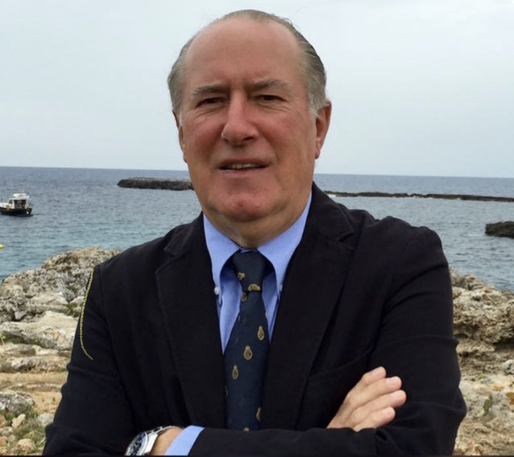 Graaaaaaamdeee! También allá arriba.  Nunca te olvidaremos, Gay de Liébana, ‘economista en jefe’ de las cosas claras. Hasta siempre amigo.