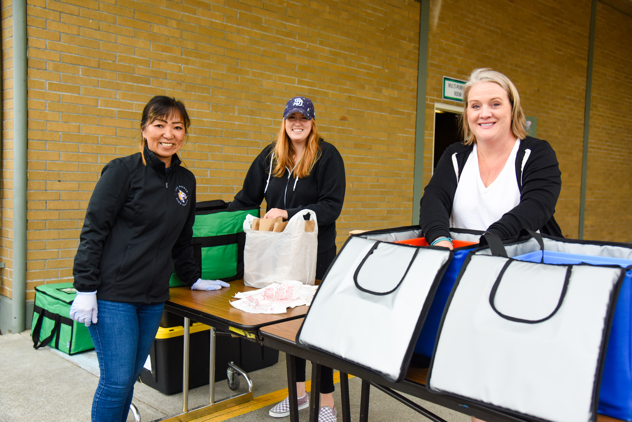 Oak Harbor Schools on Twitter "Service with a smile! Don't our