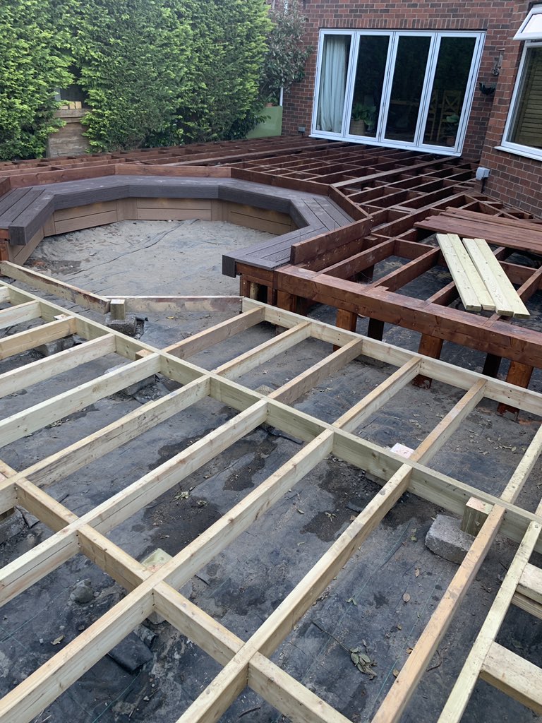 HeritageDecking's tweet image. ☀️ It’s been a hot week 🌞🔥but here is  our working progress photo of this current project. 
☀️Watch this space to see how this awesome new deck will look with sunken fire pit and seating area ! ⛏🛠🪚
#heritagedecking 
#heritagedecking®️ 
#compositedeckingspecialist