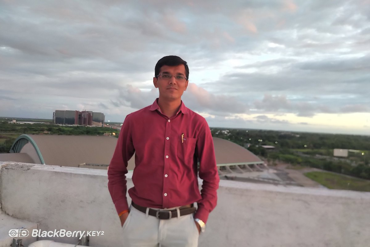 manishkapadiya's tweet photo. ધી સધર્ન ગુજરાત ચેમ્બર ઓફ કોમર્સ ની નવી ઓફીસ બિલ્ડીંગ ની છત પર થી ફોટોગ્રાફી કરી..
@SGCCI_Surat #Surat #SGCCI #SIECC #SDB https://t.co/Bu5ah3aqz8