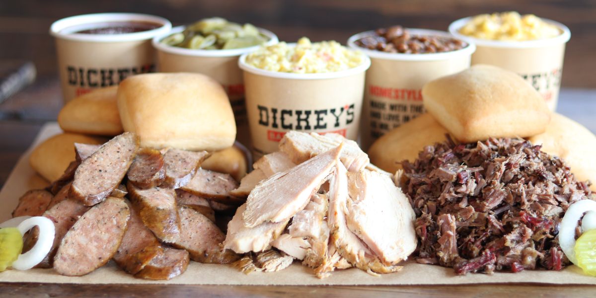 Dickeysamelia's tweet photo. 4 Reasons to Cater an Office Party With Barbecue https://t.co/ZlHRZZyuQJ https://t.co/cRSxDmt5yH