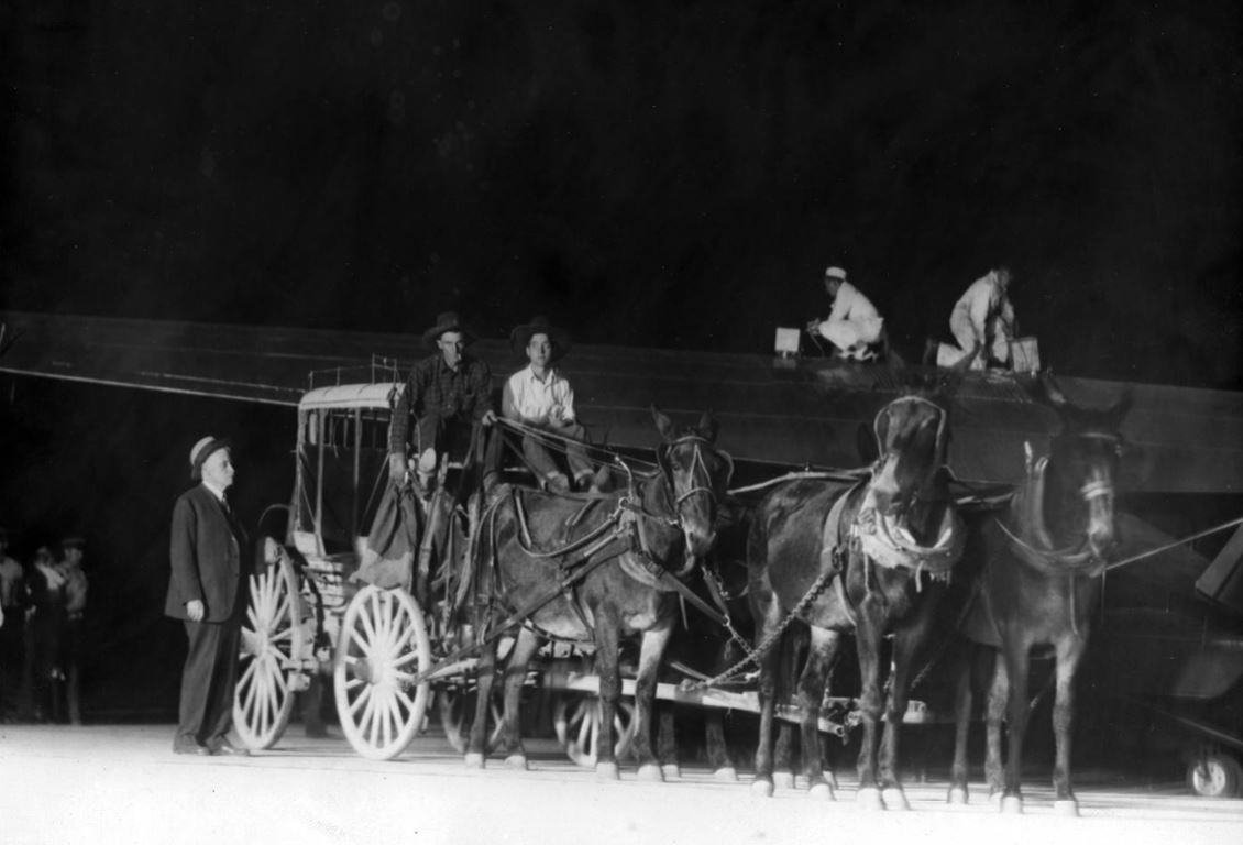StateLibAZ's tweet photo. On this day in 1935, the city of Phoenix purchased @PHXSkyHarbor
for $100,000.π¬π«
These photos from our #ArizonaMemoryProjectPartners, the @AZHistSociety, show the activities of the airport in the 1930s.
https://t.co/I4LiJxt5dc https://t.co/qGThVpJJv4