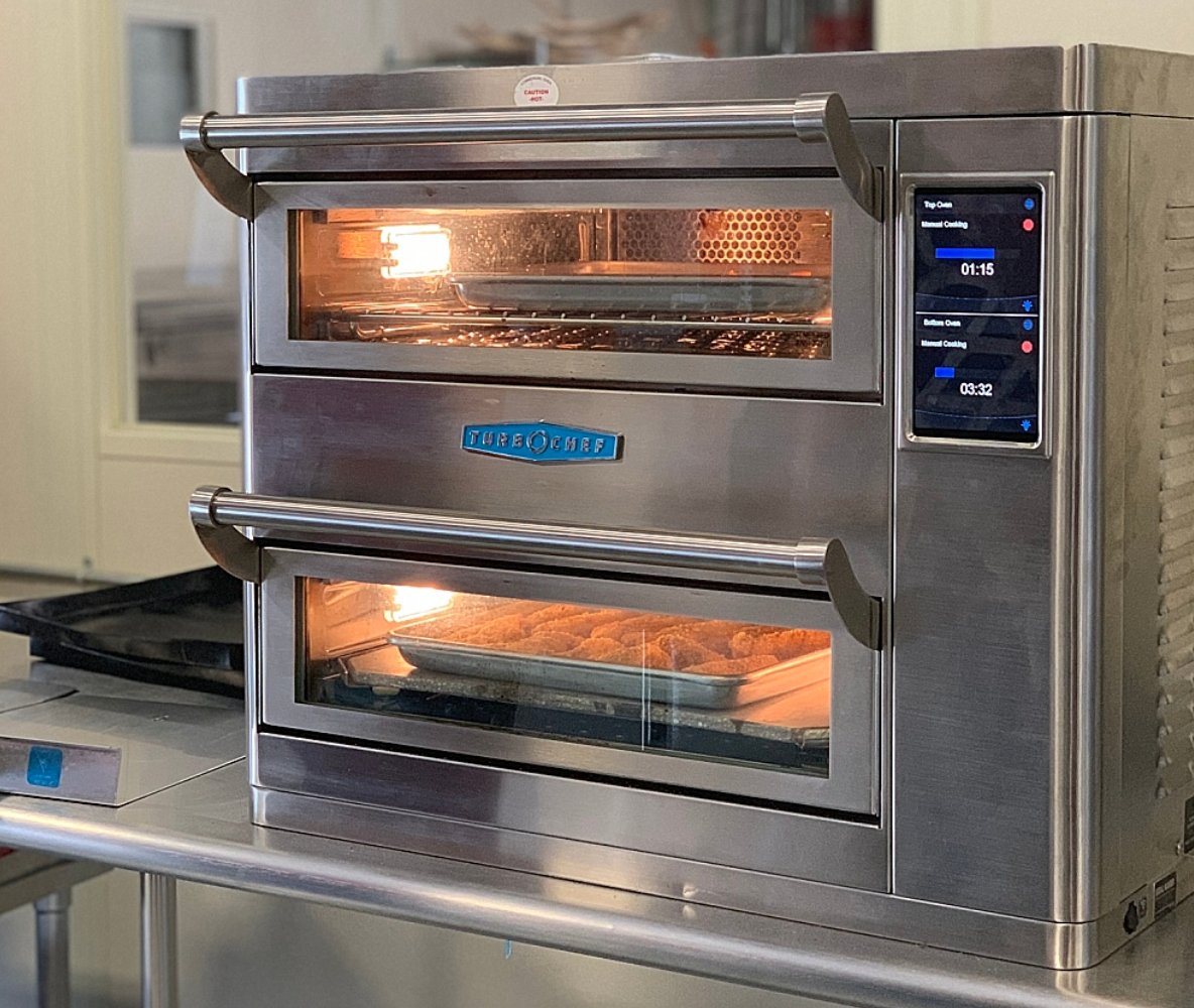 OSREPSPHILLY's tweet image. @turbocheftech has been innovating #rapidcooking technologies since 1991, allowing you produce fast, consistent, &amp;amp; high-quality results. Toast a sandwich in 50 seconds, roast vegetables in 4 min., and a roast a pork loin in just 7.5 minutes! hubs.la/H0RY0Nn0