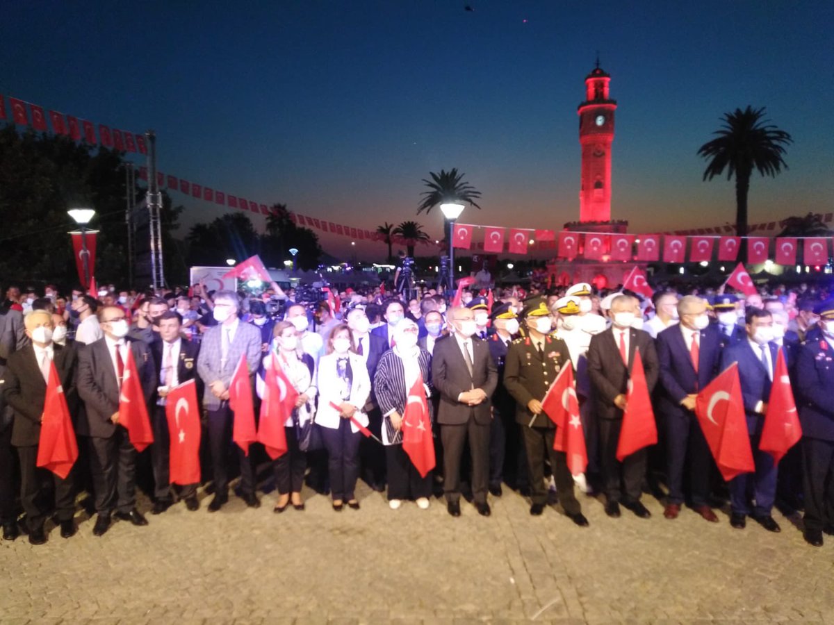 #15Temmuz
 @IzmirValiligi <a href="/yskosger/">Yavuz Selim KÖŞGER</a>  <a href="/izmir_ilmem/">İzmir İl Milli Eğitim Müdürlüğü</a> <a href="/yahsiomer/">Dr. Ömer YAHŞİ</a> <a href="/ErhanAtilla7/">Erhan Atilla</a> <a href="/BalcovaMEM/">Balçova İlçe Milli Eğitim Müdürlüğü</a>