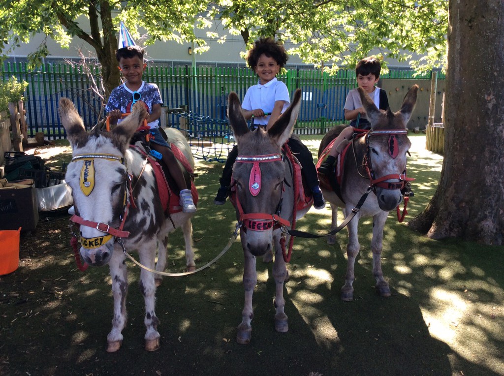 Niasimpson19's tweet photo. If we can’t go to the beach, the beach will have to come to us! 🏖 @StMarysMossSide https://t.co/j5mAfKvi3p