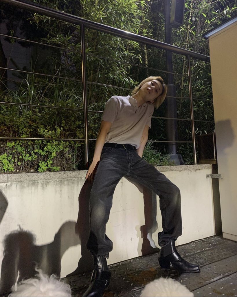 SLEIGHTHOUND's tweet image. ㅤ

     ⌇DAWN posted at 09:47p.m.

　　going outside to do a streetwear
　　fashion photoshoot over comfort,
　　blankets and beauty sleep? yeah。

　　#GWModels

ㅤ