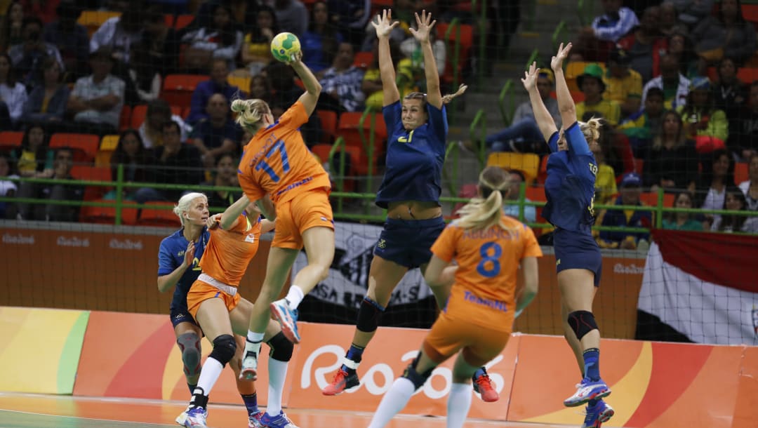 ⭐️New Episode Out Now!⭐️

HANDBALL

What makes #Handball such an exciting &amp; fast growing sport?

With guests from <a href="/englandhandball/">England Handball</a> <a href="/CamHandball/">Cambridge Handball</a> @ShropHandball &amp; <a href="/StroudHandball/">Stroud Handball</a>! 

Listen now 👉 bit.ly/hball1
Subscribe 👉bit.ly/2NVfdRu / spoti.fi/2ICDGKC