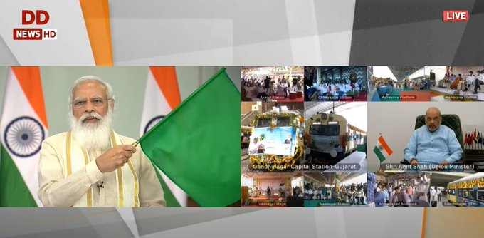 Lakshithgreat's tweet photo. மெக்சேனா – வரேதா இடையேயோன மின்வழித்தடத்தையும், சுரேந்தர நகர் - பிப்பாவா இடையே 266 கிலோ மீட்டர் தொலைவிற்கு அமைக்கப்பட்ட அகல ரயில் பாதைத் திட்டத்தையும் பிரதமர் திரு நரேந்திர மோடி நாட்டிற்கு அர்ப்பணித்தார்.
@narendramodi 
@NamoApp
https://t.co/Ldz5x3jrvQ https://t.co/75PTnXoz2u