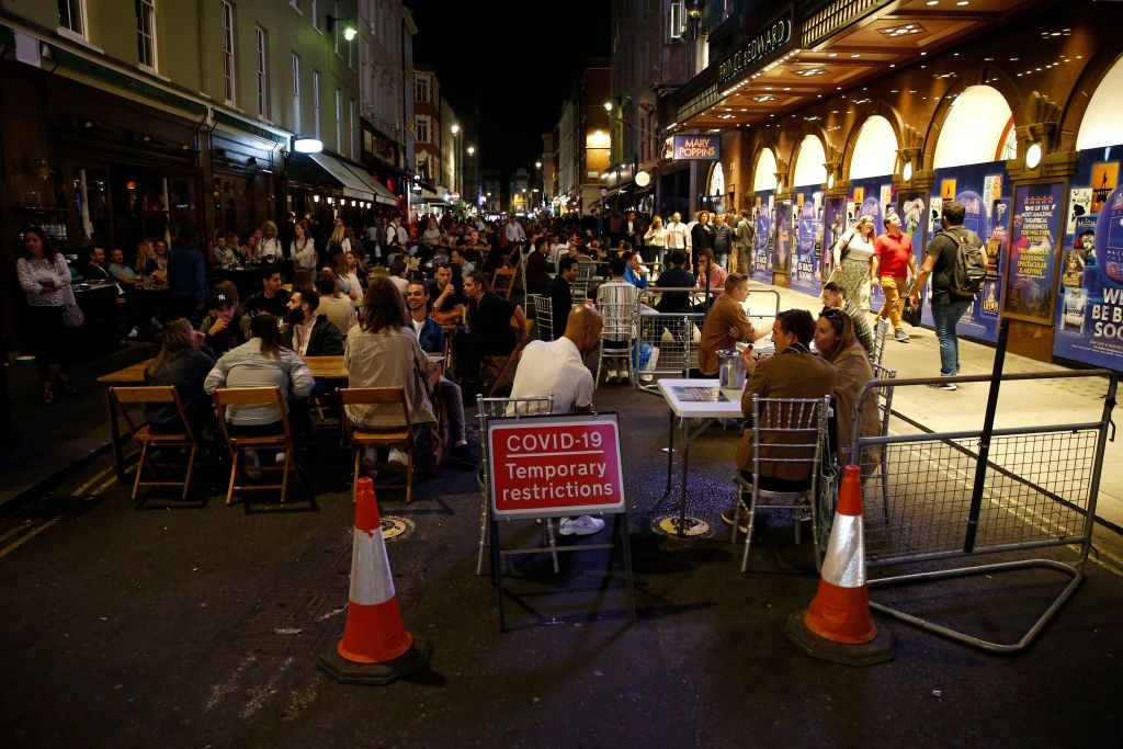 CityAM's tweet photo. Al fresco dining to become a High Street fixture while takeaway pints are extended for a year
Pavement licences are to be extended and made permanent --> https://t.co/lUDOxfBVxN #Hospitality #Bars #Restaurants #Alfresco #TakeawayPints #Dining https://t.co/eY09s5BT3p