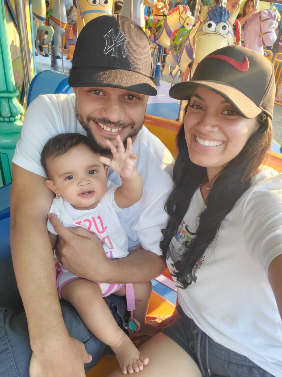 sdman3311's tweet photo. Went to DisneyWorld yesterday with the fam. Truly a magical place. Uβll wonder where the time went when all u did was wait on lines. If u love waiting on long queues DisneyWorld Magic kingdom is the place to be. π We did enjoy the sights. #DisneyWorld #MagicKingdom #waitcation https://t.co/xgY6QHps1i