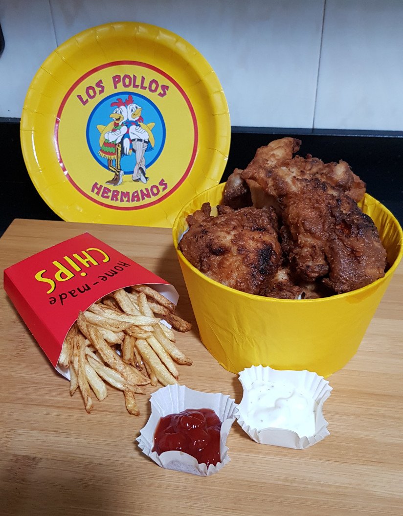 FlandePoster's tweet photo. Hola Flanes!!! Ya es viernes y os traigo nueva receta para la sección #FilmFoodFactory, mi versión del #PolloFrito de #LosPollosHermanos de #BreakingBad 😋🧡
Espero que os guste, feliz fin de semana!!! 😁 https://t.co/ndXuqz9yYl https://t.co/6RTdSXKeWy