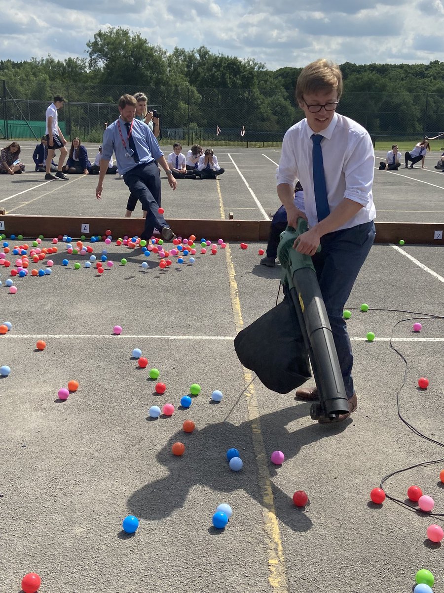 niepermaths's tweet photo. It wasn’t just the year 9s having fun … the crystal dome proved fun for science and maths team too! @AceyMiss @MissWetton @MrMetacognition @nieperscience https://t.co/5pinF2clJA
