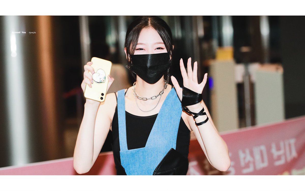 Around_HyunJin's tweet photo. 210706 🐱

#이달의소녀 #LOONA #현진 #HyunJin https://t.co/d6RzUUurg5