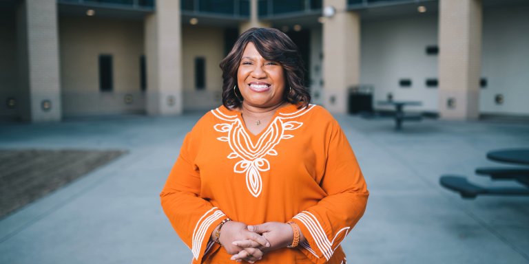 AADS_UT's tweet photo. Congrats to @UTAustin alumna and longtime Black Studies at UT supporter, Andrea Anderson '89 🤘🏾🧡 Thank you for your important work!

Read the latest #TexasLeader Alumni Spotlight: https://t.co/1qkFE4Oj1c #LonghornFriday #WhatStartsHere https://t.co/1B0QkP7UVl