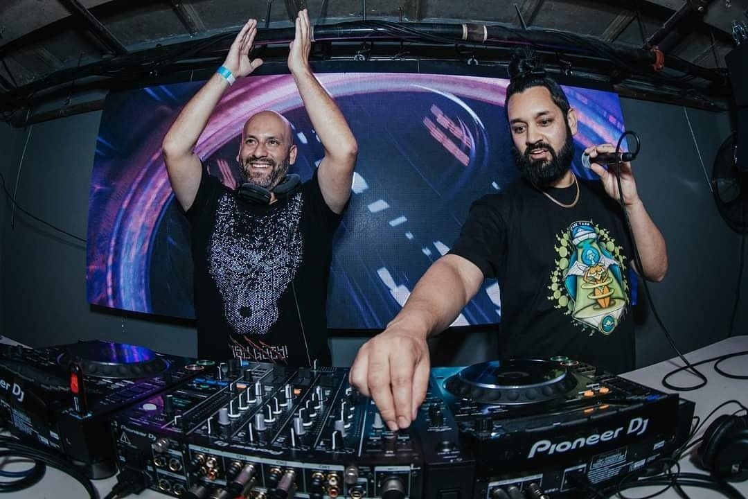 djfrancisdavila's tweet photo. It is so inspiring to meet humans with passion and devotion for music. Respect to this guy @djseekone @spacetacotues @_SPACEBRAINS
#spacetaco #spacetacotuesdays #pomona #california 
📸 @_kdfoto https://t.co/g4edI9zuF6